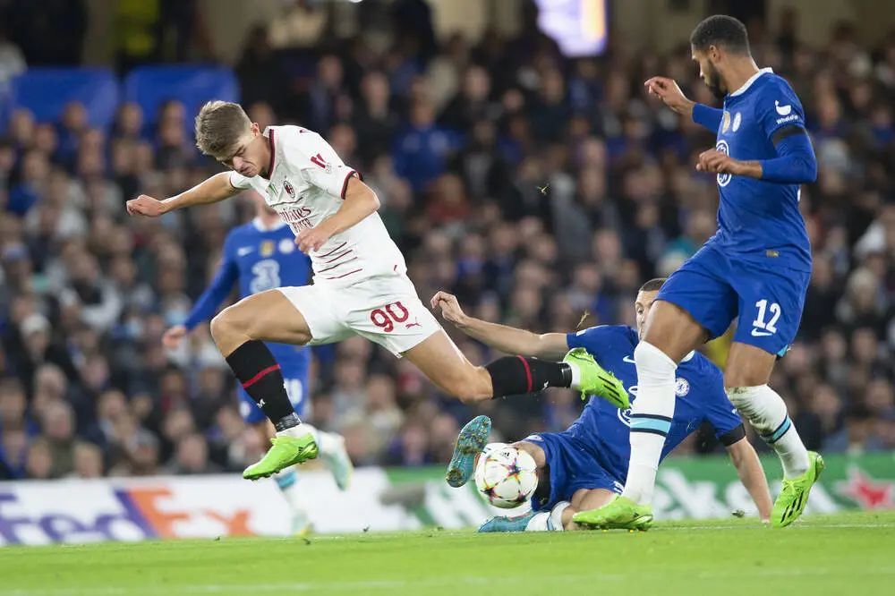 斯台普斯中 斯台普斯中