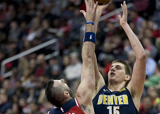 他无疑是一 他无疑是一