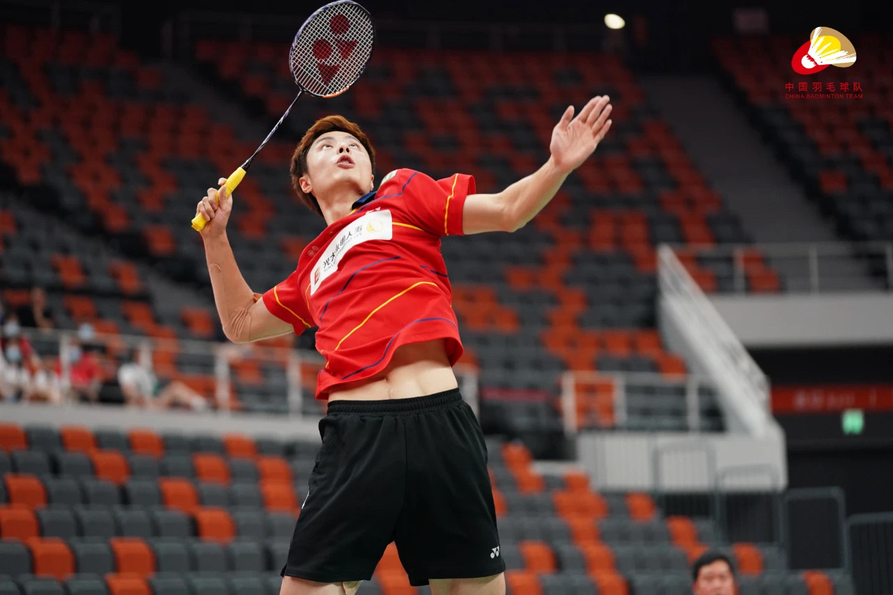 示了她的速 示了她的速