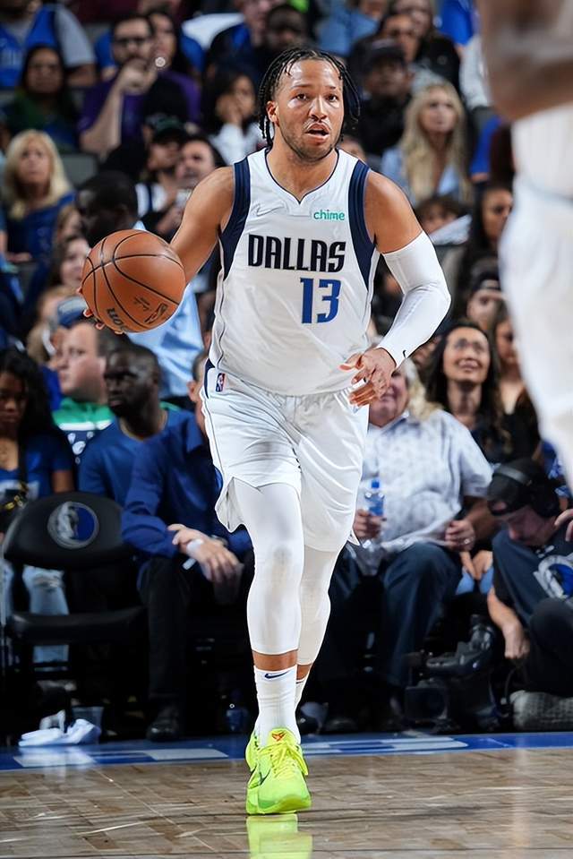 她在训练中 她在训练中