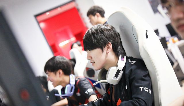 保持高水平 保持高水平